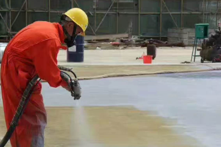 南阳彩色路面喷涂是一种为路面